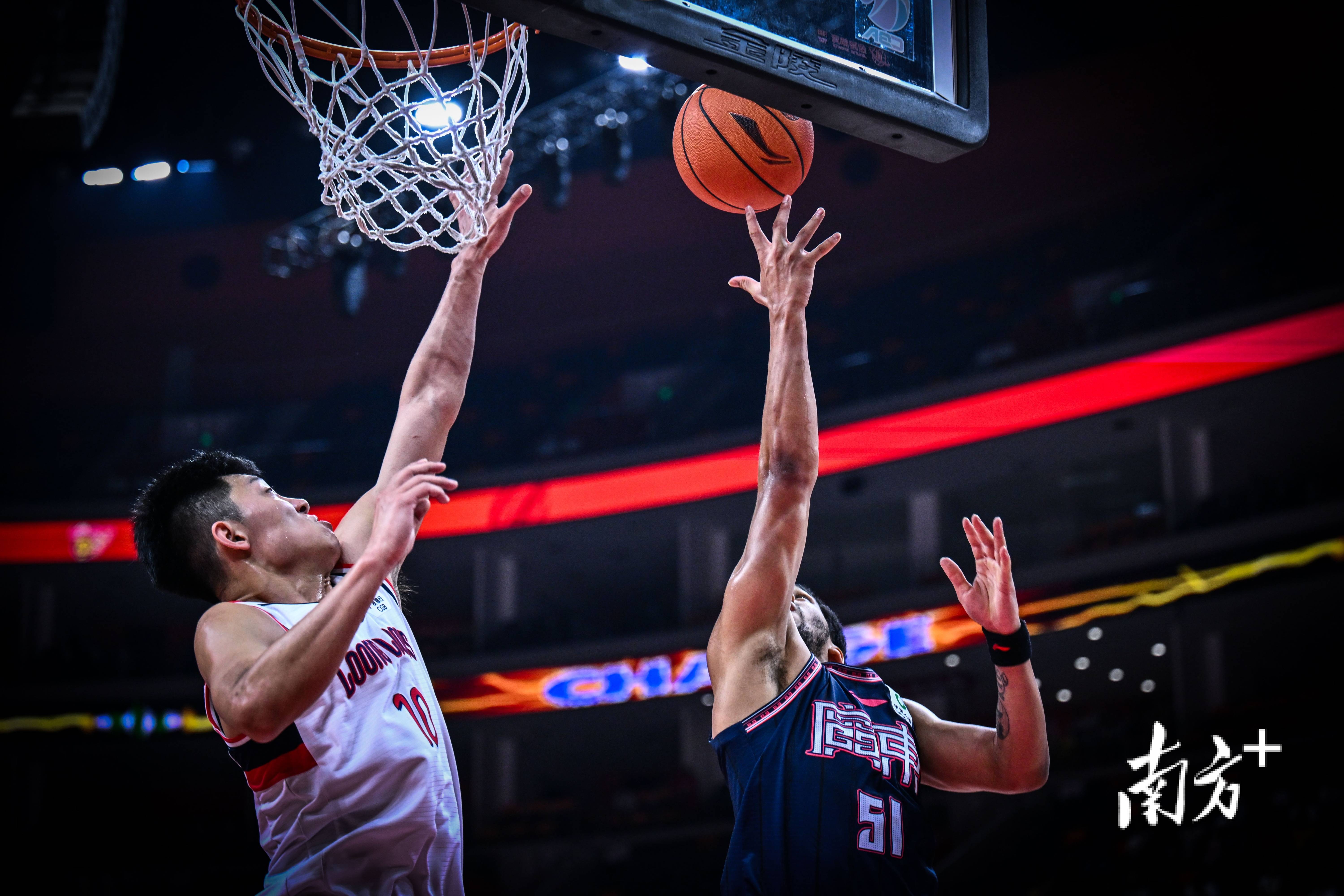 包含强队势不可挡,疯狂进攻惊艳观众的词条 包含强队势不可挡,疯狂进攻惊艳观众的词条