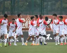 青岛队凯旋而归：渤海赛区现交锋激情，青岛队稳扎稳打晋级(范海荣军港之夜)