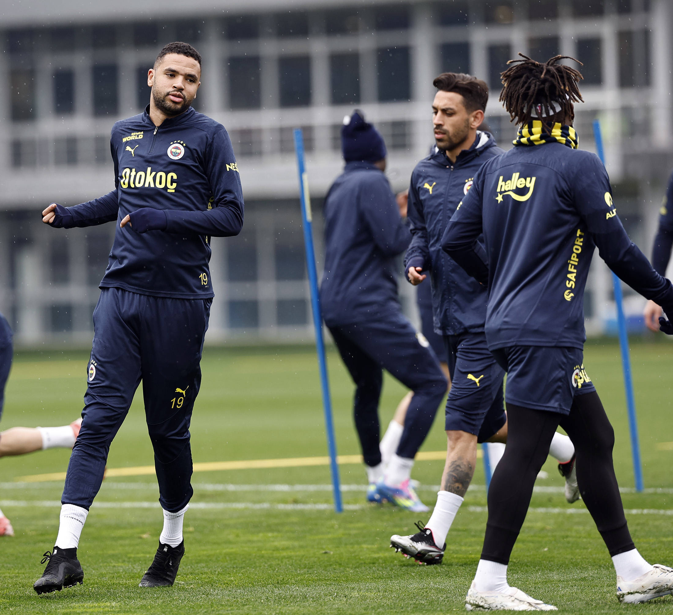 穆里尼奥：球队表现有起有落，需提升实力