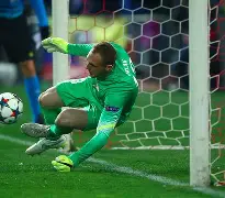 富勒姆门将神扑救主,帮助球队保持领先 富勒姆门将神扑救主,帮助球队保持领先